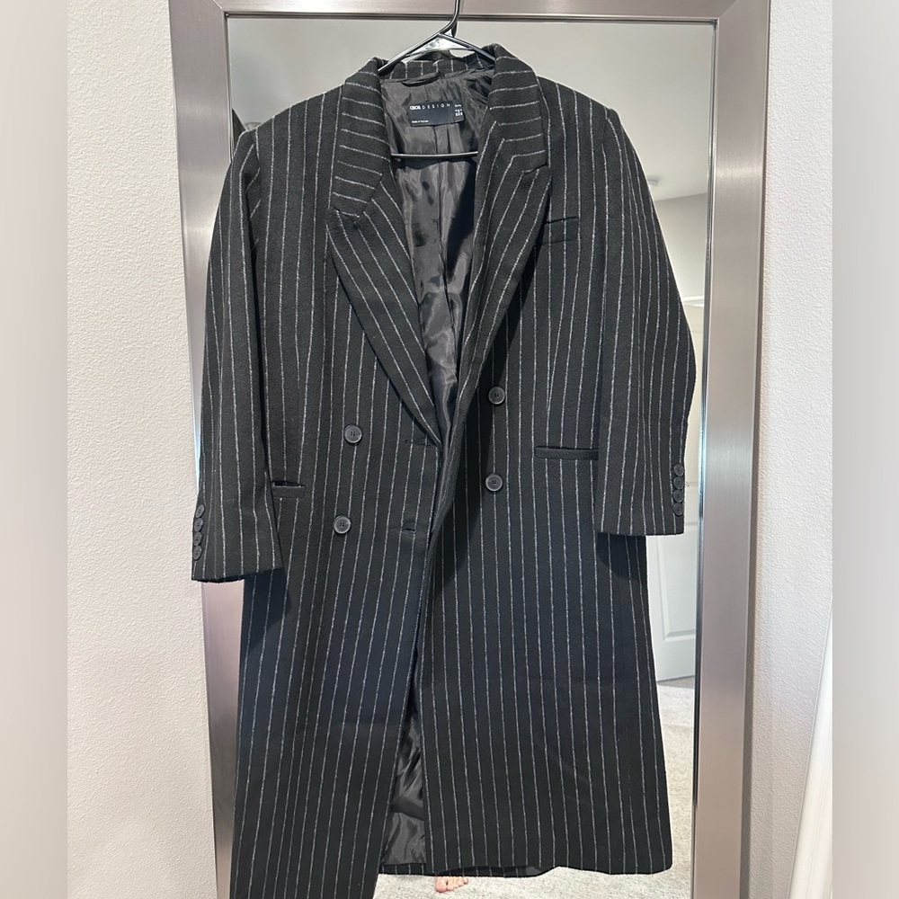 BLACK COAT